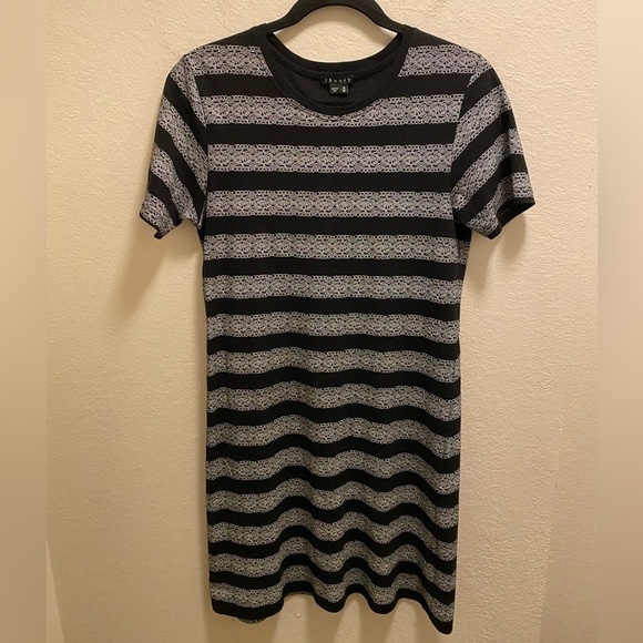 Theory Black & White Cherry Lace Print Striped T-Shirt Mini Dress Size Medium - Picture 2 of 8